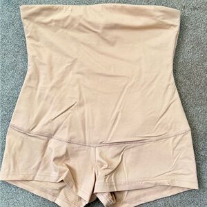 Maidenform Women’s large tan tummy waist controlling shaping shorts